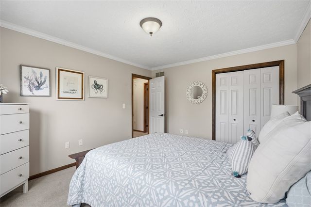 164 Oakdale Dr, Zelienople Boro, PA 16063