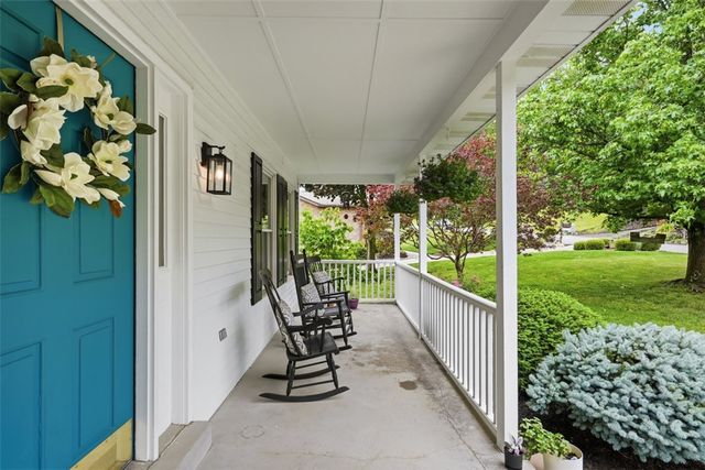 164 Oakdale Dr, Zelienople Boro, PA 16063