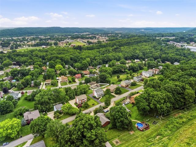 164 Oakdale Dr, Zelienople Boro, PA 16063