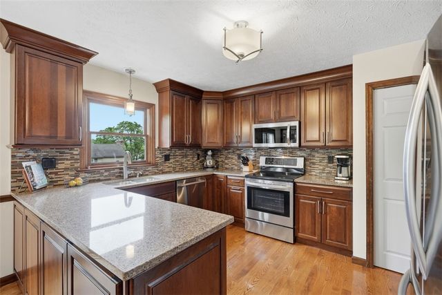 164 Oakdale Dr, Zelienople Boro, PA 16063