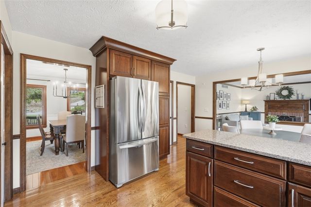 164 Oakdale Dr, Zelienople Boro, PA 16063
