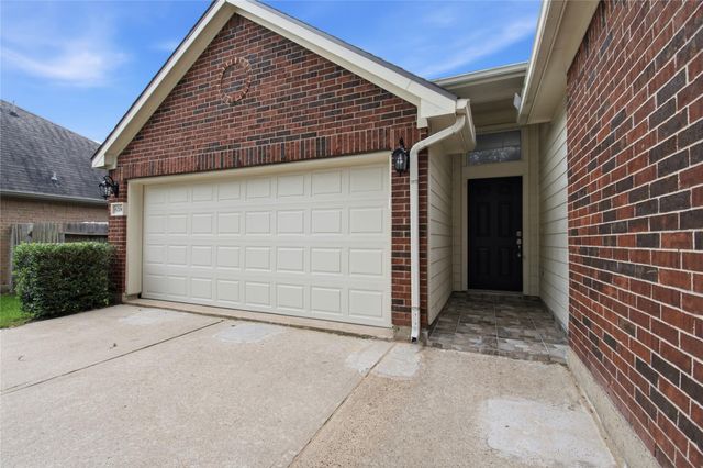 6706 Paigetree Lane, Pearland, TX 77584