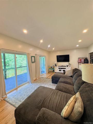 50 Hambletonian Avenue, Chester, NY 10918