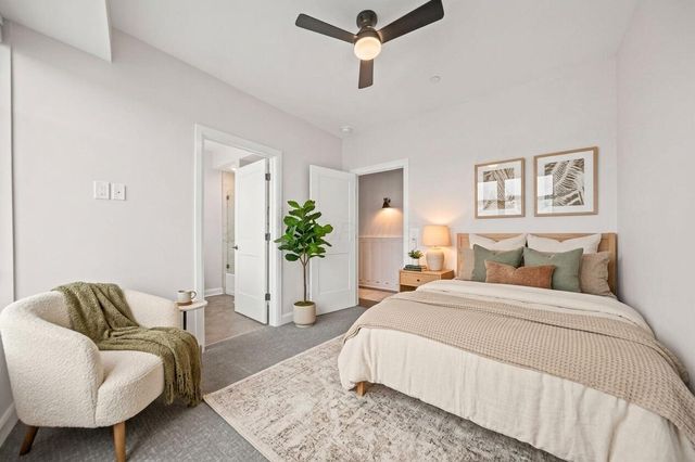 207 E 5th Avenue, Columbus, OH 43201