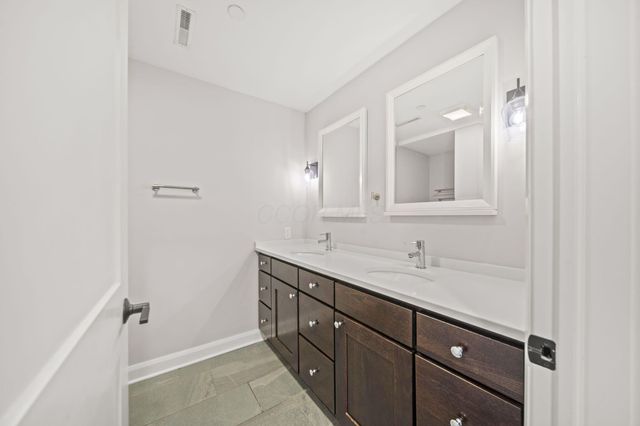207 E 5th Avenue, Columbus, OH 43201