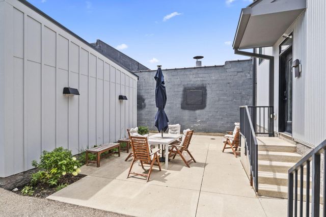 207 E 5th Avenue, Columbus, OH 43201