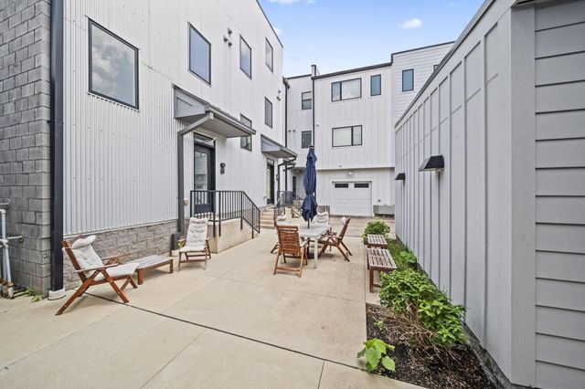 207 E 5th Avenue, Columbus, OH 43201