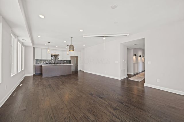 207 E 5th Avenue, Columbus, OH 43201