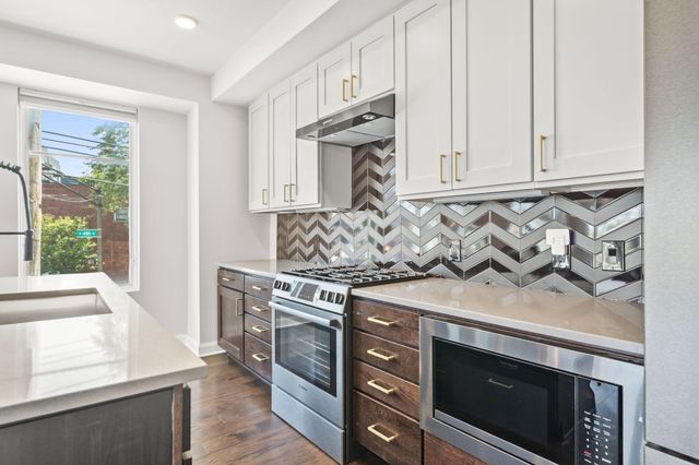 207 E 5th Avenue, Columbus, OH 43201