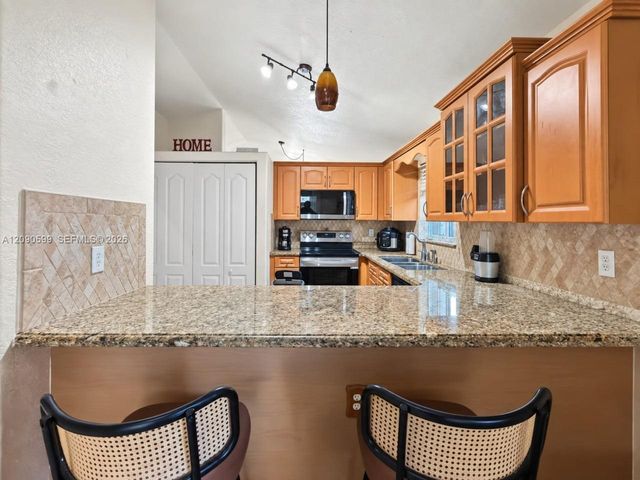 12711 NW 99th Place, Hialeah Gardens, FL 33018