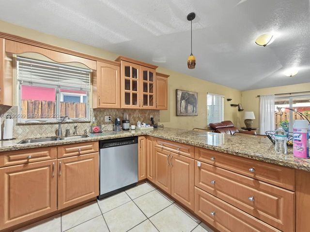12711 NW 99th Place, Hialeah Gardens, FL 33018