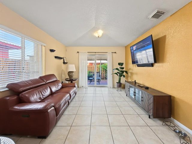 12711 NW 99th Place, Hialeah Gardens, FL 33018