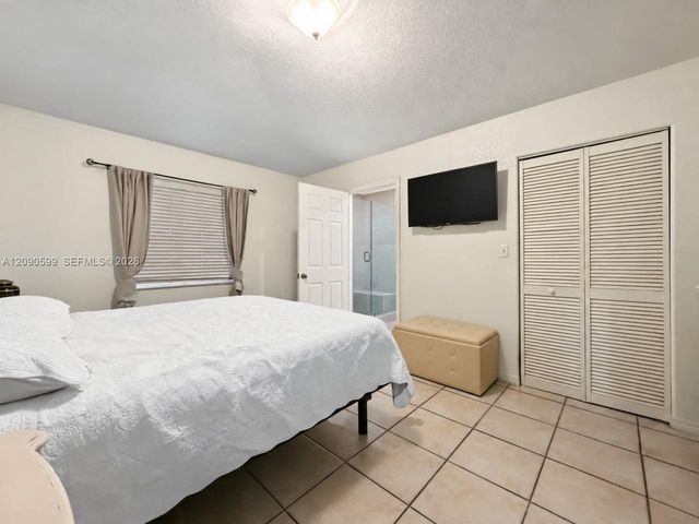 12711 NW 99th Place, Hialeah Gardens, FL 33018