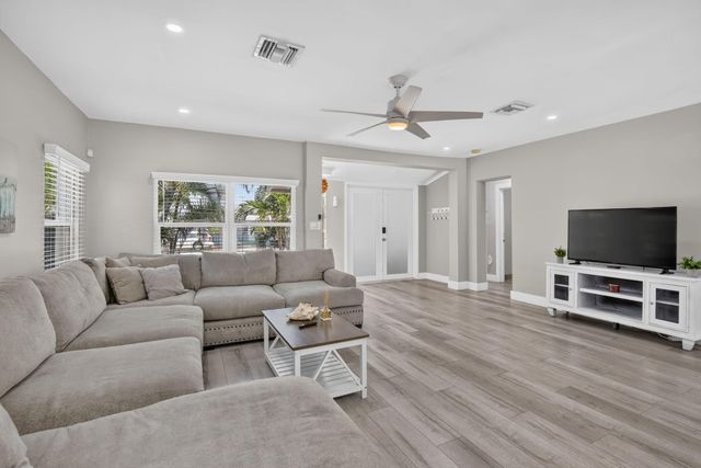 615 NE 13TH Avenue, Fort Lauderdale, FL 33304