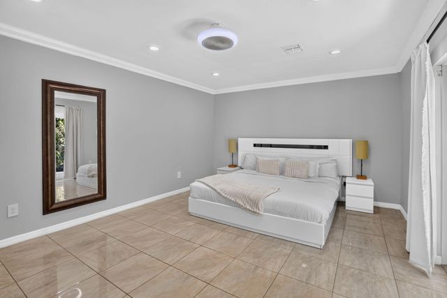 615 NE 13TH Avenue, Fort Lauderdale, FL 33304