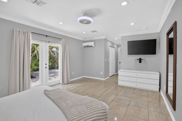 615 NE 13TH Avenue, Fort Lauderdale, FL 33304