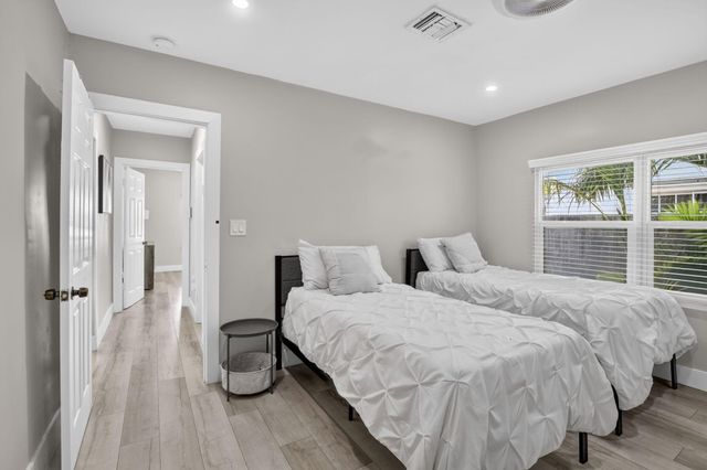615 NE 13TH Avenue, Fort Lauderdale, FL 33304