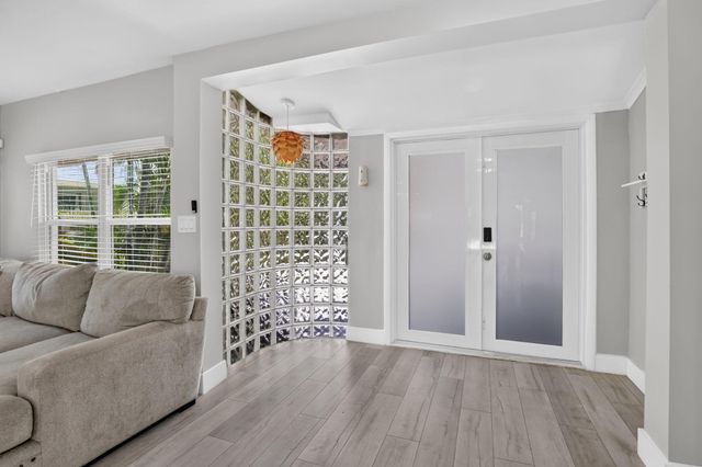 615 NE 13TH Avenue, Fort Lauderdale, FL 33304