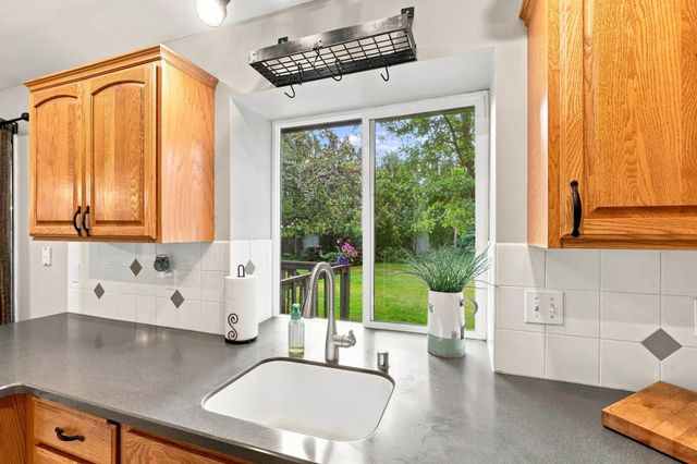 5516 E Birkenhead Ln, Colbert, WA 99005