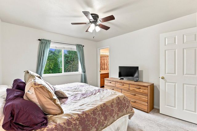 5516 E Birkenhead Ln, Colbert, WA 99005