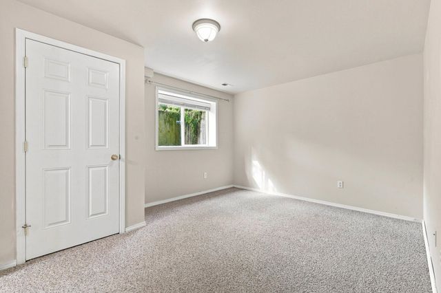 5516 E Birkenhead Ln, Colbert, WA 99005