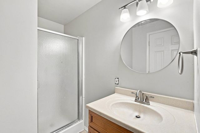 5516 E Birkenhead Ln, Colbert, WA 99005