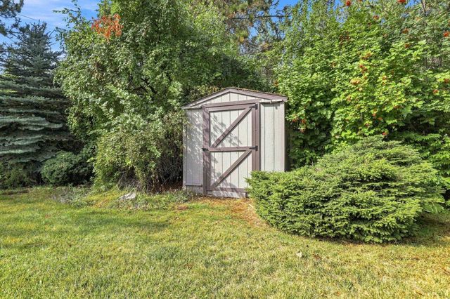 5516 E Birkenhead Ln, Colbert, WA 99005