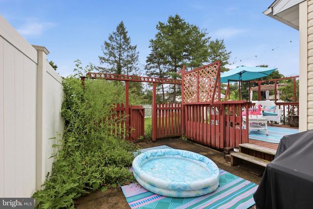 2002 CLOVER MILL RD, Quakertown, PA 18951