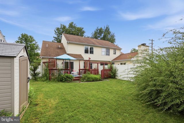 2002 CLOVER MILL RD, Quakertown, PA 18951