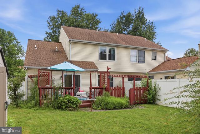 2002 CLOVER MILL RD, Quakertown, PA 18951