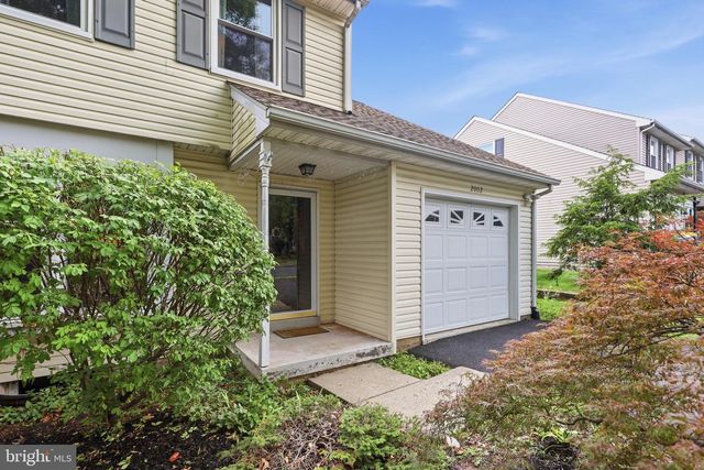 2002 CLOVER MILL RD, Quakertown, PA 18951