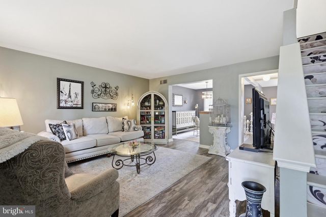 2002 CLOVER MILL RD, Quakertown, PA 18951