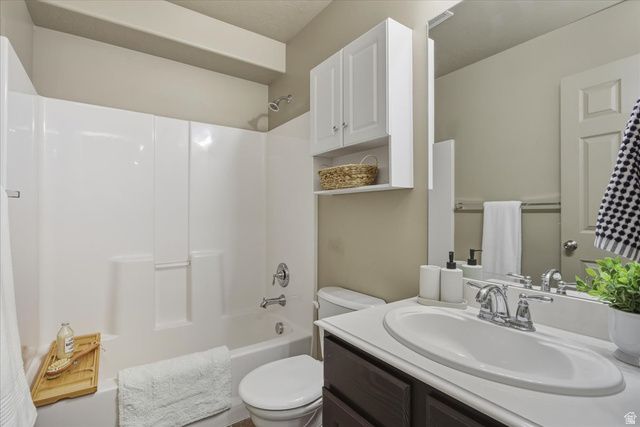 2057 S JAMES CIR, Clearfield, UT 84015