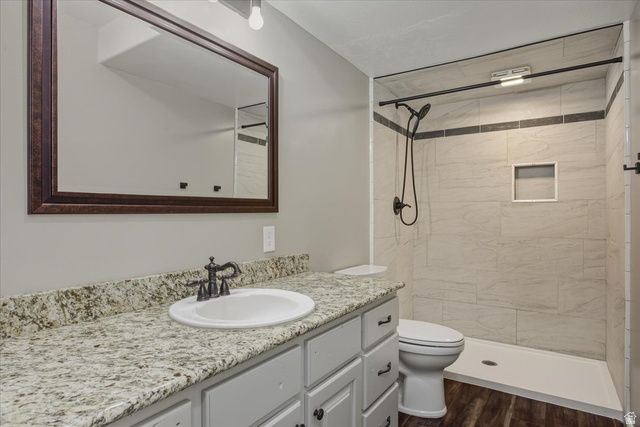 2057 S JAMES CIR, Clearfield, UT 84015