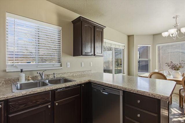 2057 S JAMES CIR, Clearfield, UT 84015