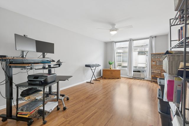 222 N Marion Street 2J, Oak Park, IL 60302