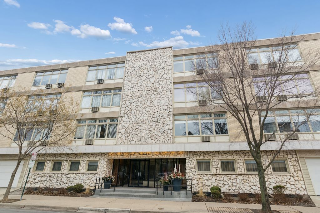 222 N Marion Street 2J, Oak Park, IL 60302