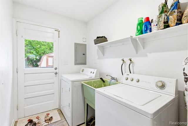 625 S 11th Street, Saint Clair, MI 48079