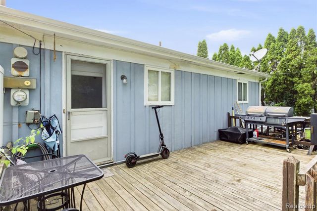 625 S 11th Street, Saint Clair, MI 48079