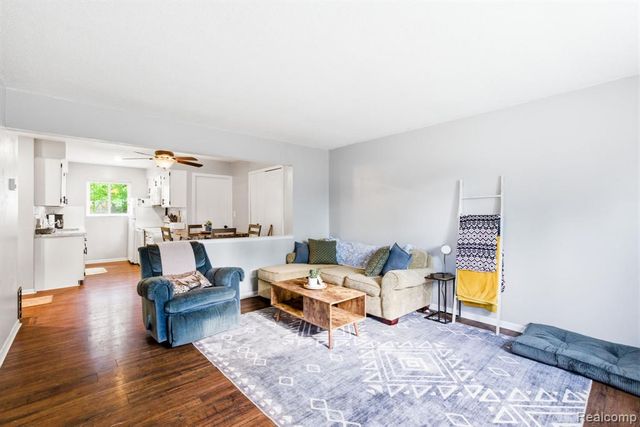 625 S 11th Street, Saint Clair, MI 48079