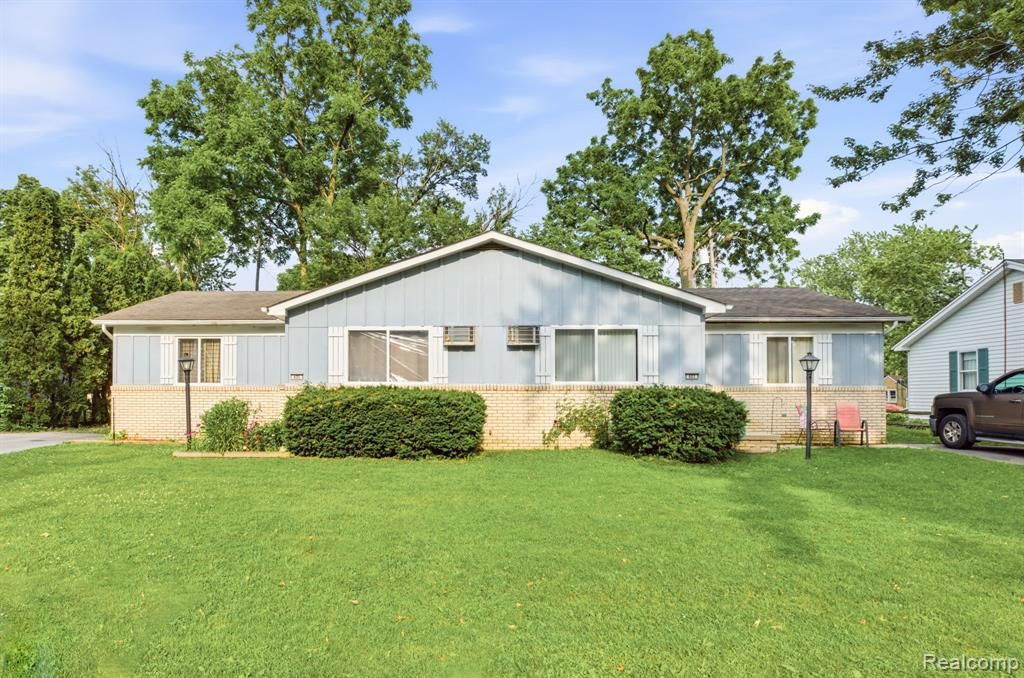 625 S 11th Street, Saint Clair, MI 48079