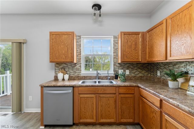 174 Brixton Way, Wadsworth, OH 44281