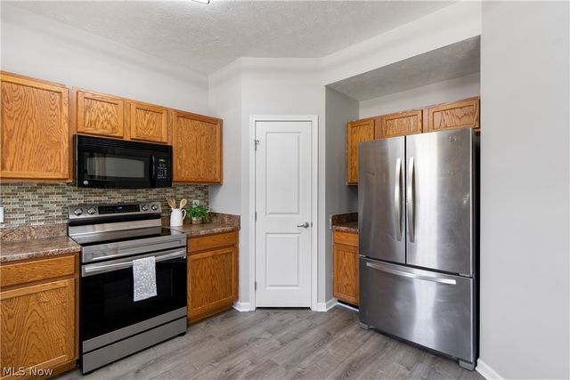 174 Brixton Way, Wadsworth, OH 44281