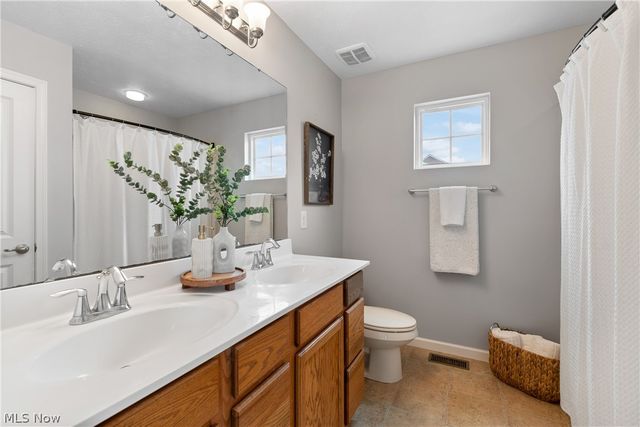 174 Brixton Way, Wadsworth, OH 44281