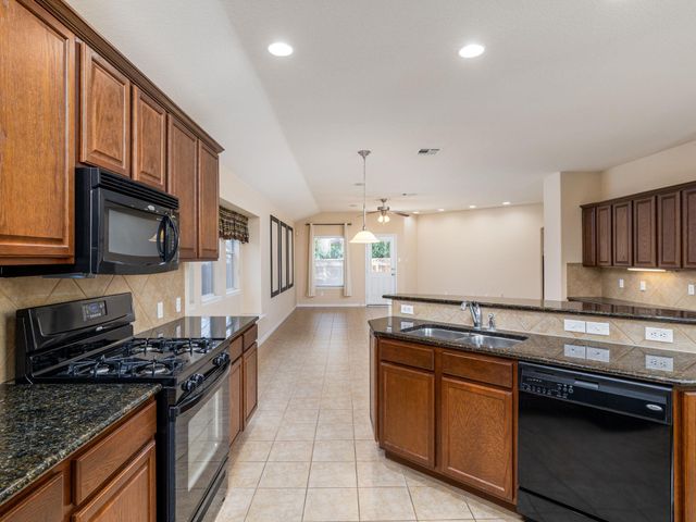 2005 Granite Springs RD, Leander, TX 78641