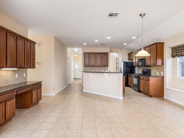 2005 Granite Springs RD, Leander, TX 78641