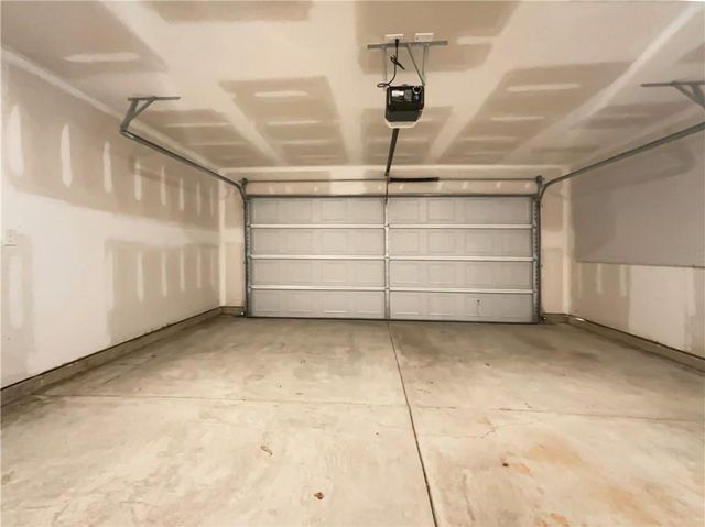 96 Oxford Lane, Kingston, GA 30145