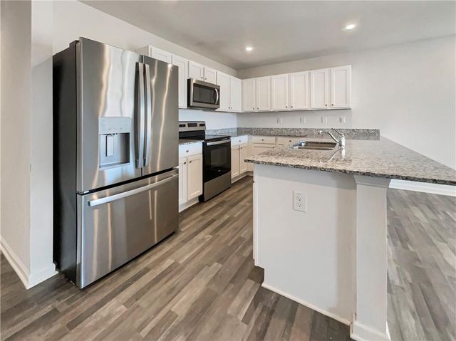 96 Oxford Lane, Kingston, GA 30145