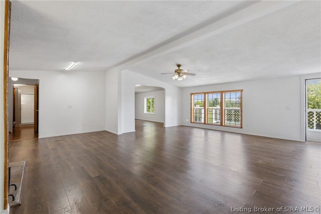 10055 Old Highway 111 SE, Elizabeth, IN 47117