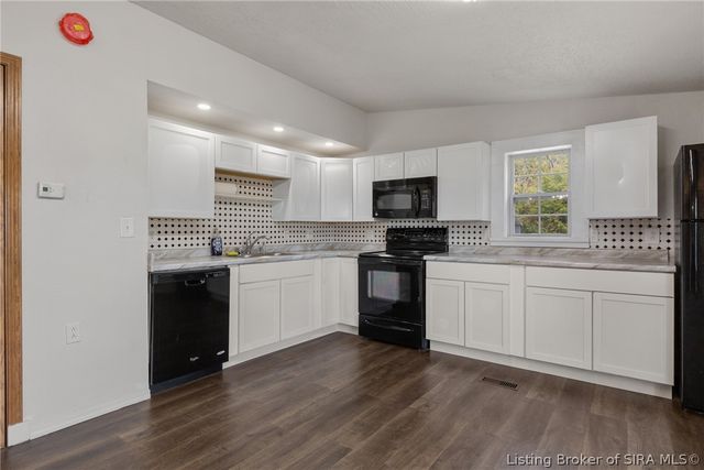 10055 Old Highway 111 SE, Elizabeth, IN 47117